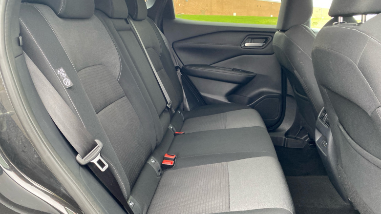 Nissan Qashqai 1.3 DiG-T MH 158 N-Connecta 5dr Xtronic Petrol Hatchback